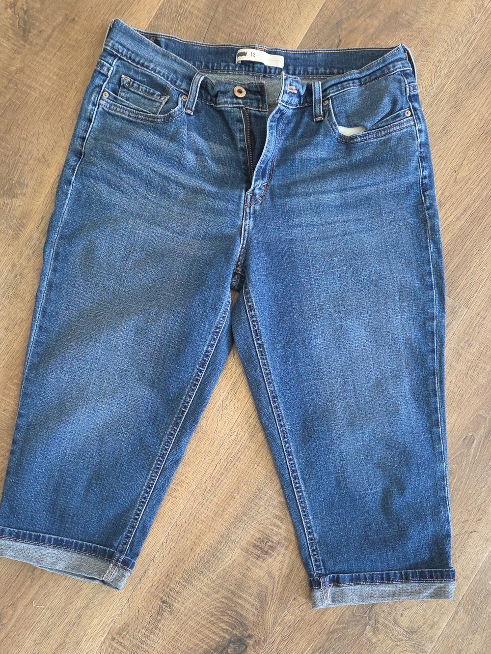 Levis Rolled Cuff Capri Jeans 12